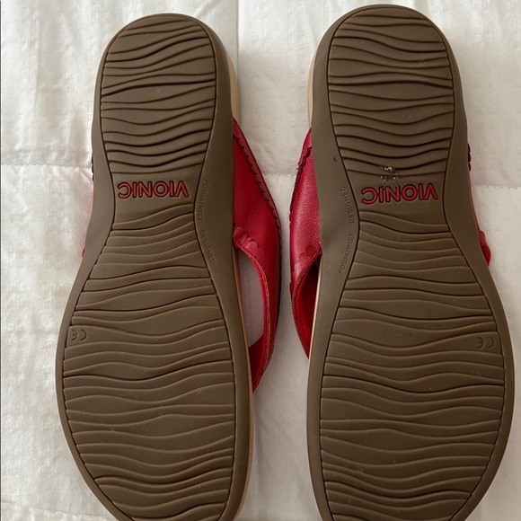 Vionic Red Sandals - Picture 4 of 8